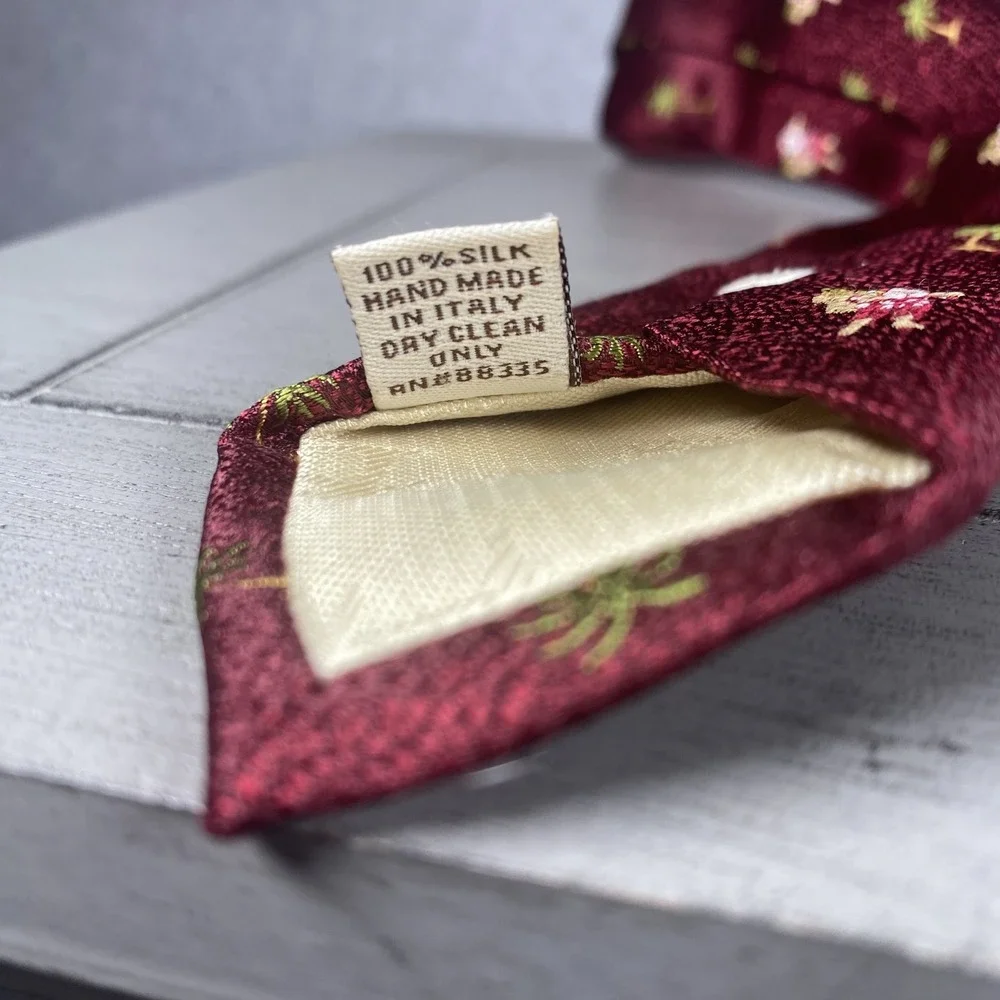 Tommy Bahama Necktie Mens Burgundy Santa Palm Tree Tropical Silk Christmas